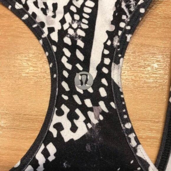 Lululemon Black & White Racerback Tank Top With Abstract Pattern - Picture 4 of 4